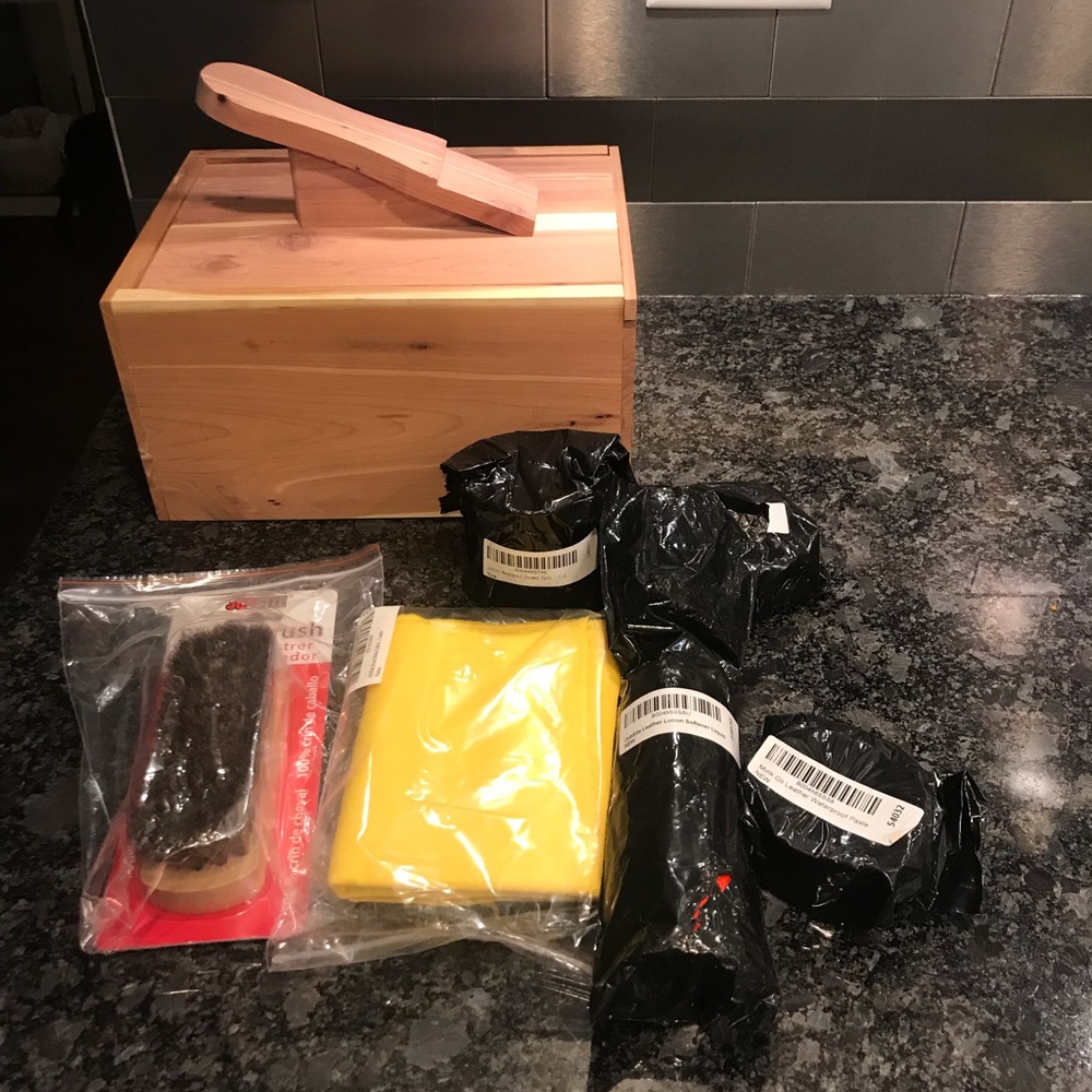 Cedar by Footmatters Shoe Shine Kit Brand New